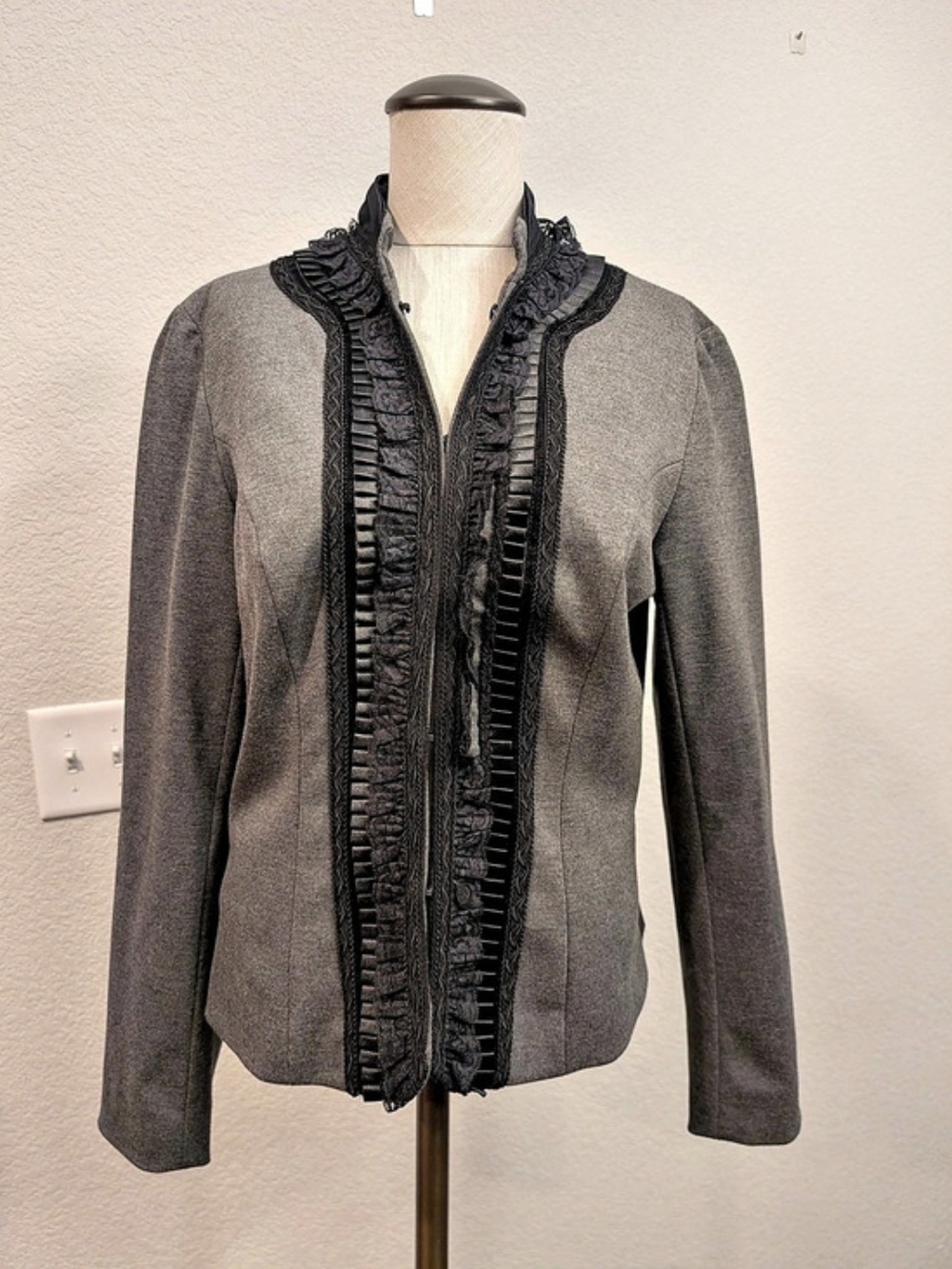Coldwater Creek Ruffle Trim Jacket Gray & Black Size 10 Like New